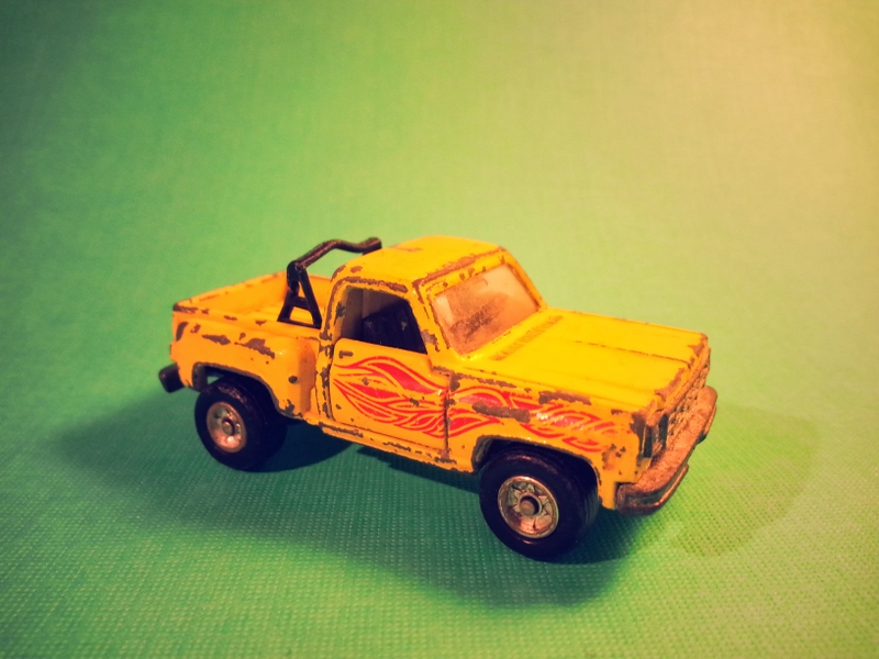 Illustration for article titled Vintage Hot Wheels: US Postal Van (1976) and Chevy Truck